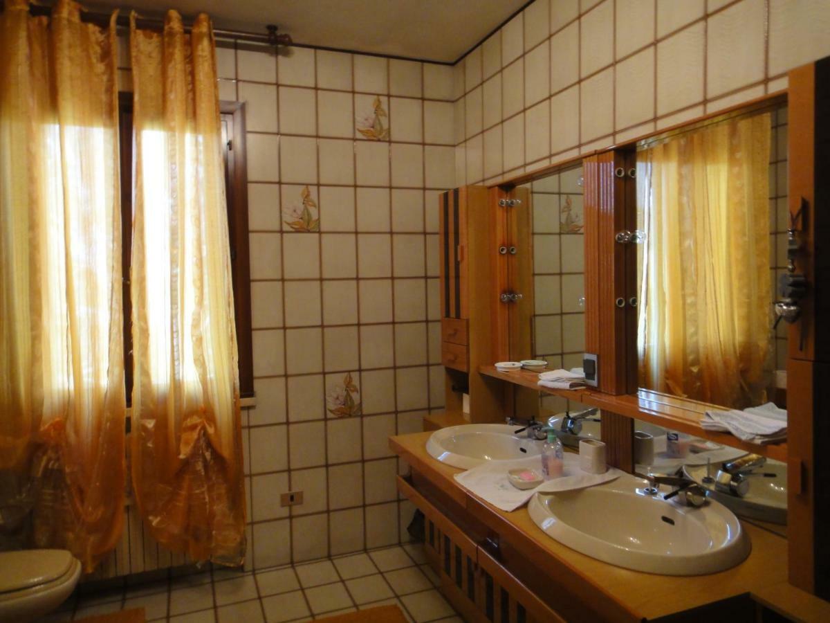 Quo Vadis Qui Vieni Bed & Breakfast โรวีโก ภายนอก รูปภาพ
